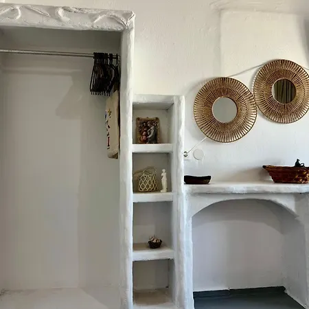 Granny's Old House Milos *