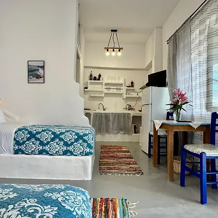 Granny's Old House Milos Appartement